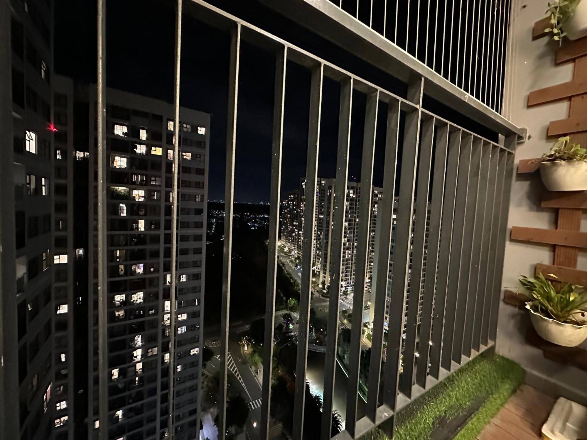 Can Ho 2Pn Day Du Tien Nghi-Vinhomes Grand Park Quan 9 Go Cong Exterior foto